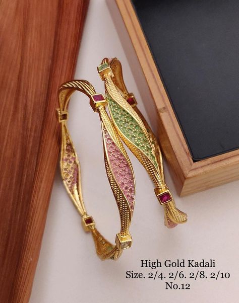 Gold Jewellery Bangles, Traditional Gold Jewellery, Golden Bangles, Bangles Bridal, Kids Bangles, Jewellery Bangles, Jewel Design, Rings Sapphire, Diamond Tops