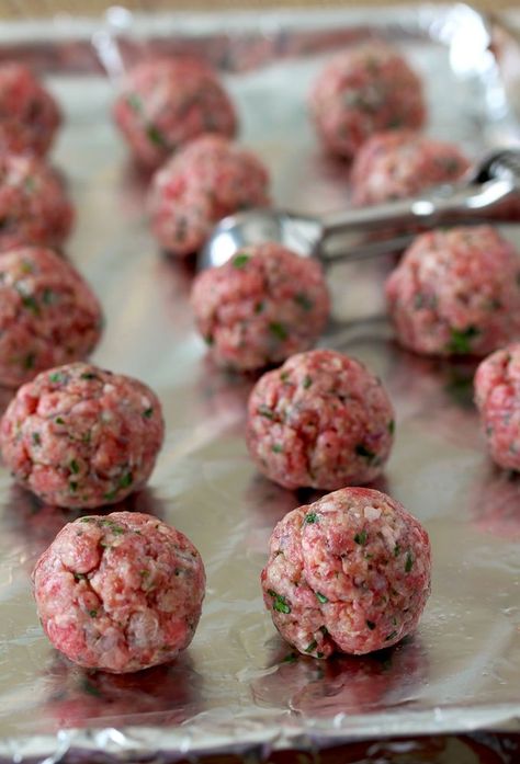 Beef And Pork, Spiced Vegetables, Greek Meatballs, Minced Pork, Easy Mediterranean Diet Recipes, Lamb Meatballs, Pork Meatballs, Mince Recipes, Greek Cooking