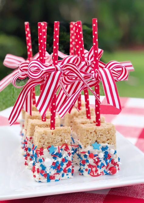 Patriotic Rice Krispie Pops - The Preppy Hostess Rice Crispy Pops, Rice Krispie Pops, Rice Crispy Bars, Rice Krispie Bars, Neighborhood Block Party, Patriotic Treats, Blue Rice, Treat Bar, White Chocolate Candy