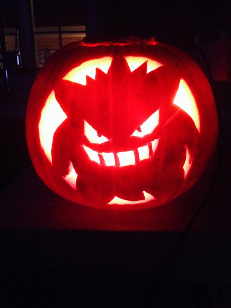 i also carved a Gengar jack o' lantern Pikachu Jack O Lantern, Jack O Lantern Pokemon, Gengar Pumpkin Carving, Pokemon Jack O Lantern, Pumpkin Carving Ideas Pokemon, Gengar Pumpkin, Lantern Pokemon, Pumpin Carving, Funny Pumpkin Carving Ideas