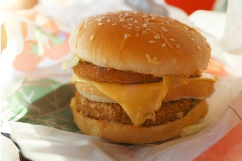 Big grilled chicken burger with double cutler and cheese, close-up. Selective focus Double Chicken Burger, Double Burger, Chicken Burger, Menu Restaurant, Chicken Burgers, Grilled Chicken, Cheeseburger, Close Up, Cheese