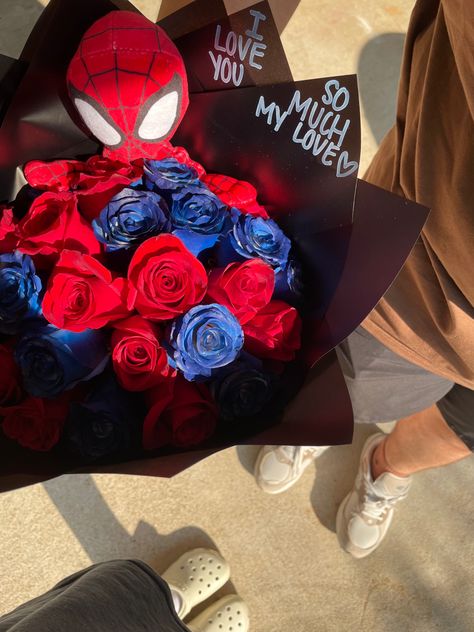 Spiderman Eternal Bouquet, Spiderman Paper Flower Bouquet, Spider Man Eternal Roses, Spider Man Ribbon Bouquet, Spiderman Ribbon Bouquet, Batman Flower Bouquet, Spiderman Basket For Bf, Spider Man Bouquet Roses, Flowers For Men Boyfriends