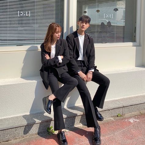 Full Black Outfit, Anna Mcnulty, Outfit Couple, Korean Couple Photoshoot, Pre Wedding Photoshoot Outfit, Set Couple, Couples Outfit