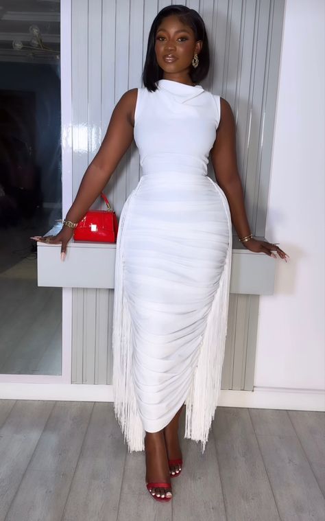 Staff Party Outfit Casual, Luxury White Dresses For Dinner, Casual White Party Outfit, Black And White Dinner Outfit, Glamorous White Dinner Dress, White Dress Graduation Black Women, White Gowns Elegant Classy, White Fitted Dinner Gown, Chic White One-piece For Party