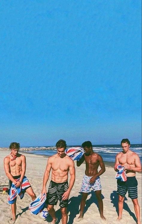 Les Pogues, Outer Banks Style, Outer Banks Beach, The Pogues, Outer Banks Nc, Boys Wallpaper, Hot Actors, Outer Banks, Best Shows Ever