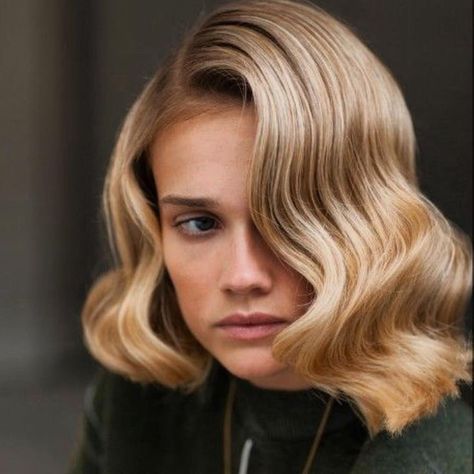 Finger Wave Hair, Glam Waves, Hollywood Hair, How To Curl Short Hair, Hollywood Waves, Finger Waves, Penteado Cabelo Curto, Medium Hair Cuts, Wedding Hair And Makeup