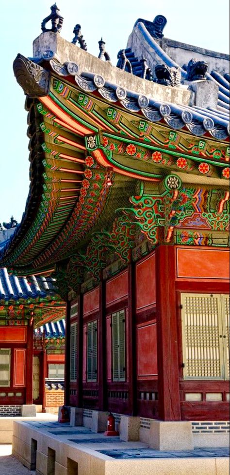 Korean Famous Places, Gyeongbokgung Palace Aesthetic, Korean Palace Aesthetic, South Korea Palace, South Korea Temple, South Korea Architecture, Korea Palace, Korea Temple, Korean Palace