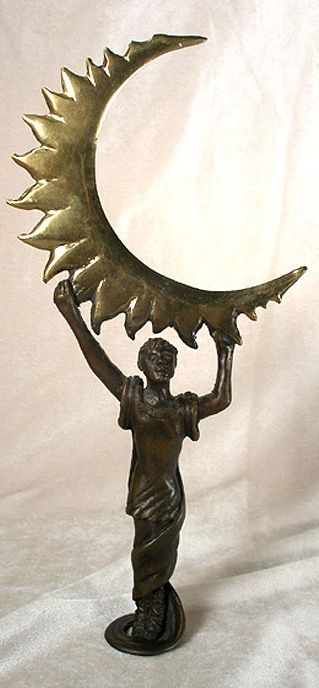 ☆ Solis Sickle » A Solid Bronze Sickle. Made to fit the hand and be used or to stand and be decorative. -:¦:- Shop: Omega Artworks ☆ Fantasy Knives, Saint Paul Minnesota, Ritual Tools, Herbal Magic, Pagan Witchcraft, Ancient Aliens, Sun And Moon, The Hand, Saint Paul