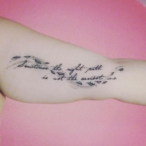 Pocahontas Tattoo Quotes, Tattoo Arm Band, Wind Tattoo, Forearm Tattoo Quotes, Pocahontas Tattoo, Disney Tattoo, Trendy Tattoo, Tattoo Arm, Piercing Ideas