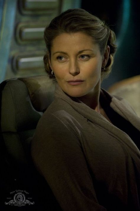 Louise Lombard in SGU Stargate Universe (2009). I loved her in 'The House of Elliott'. Louise Lombard, Julia Benson, Elyse Levesque, Monica Keena, Annabeth Gish, Kelly Carlson, Rhona Mitra, Stargate Franchise, Stargate Universe