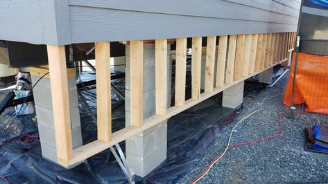 House On Piers Skirting, Pier And Beam House Skirting Ideas, Pier And Beam Foundation Skirting, Raised Foundation House Skirting, Trailer Home Skirting Ideas, Tiny House Underpinning Ideas, Raised House Skirting Ideas, Diy House Skirting Ideas, Wood Skirting For Homes