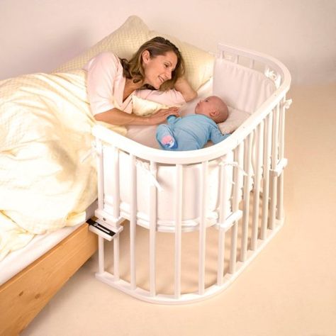 Innovative Bed Extension For Your Lovely Baby - AllDayChic Bed Extension For Baby, Bedside Cot, Bed Extension, Baby Gadgets, Room Baby, Cool Baby, Baby Cot, Baby Bassinet, Room Deco