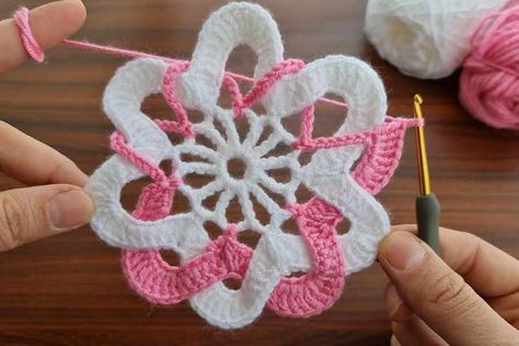 Thalposh Crochet, Crochet Flower Motif, Lidia Crochet Tricot, Crochet Rose Pattern, Crochet Flowers Free Pattern, Seni Dan Kraf, Crochet Motif Patterns, Crochet Doily Patterns, Crochet Flower Tutorial