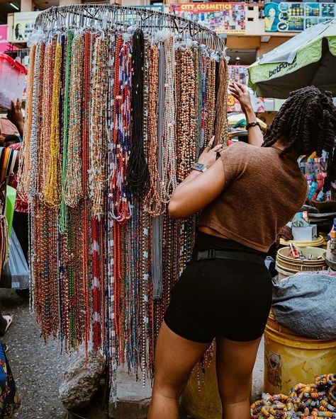 Welcome to Makola Market located in Accra. One of Ghana’s largest and hottest market places in the country🇬🇭….. #AfroYard Accra, Ghana, Yard, Marketing, On Instagram, Instagram