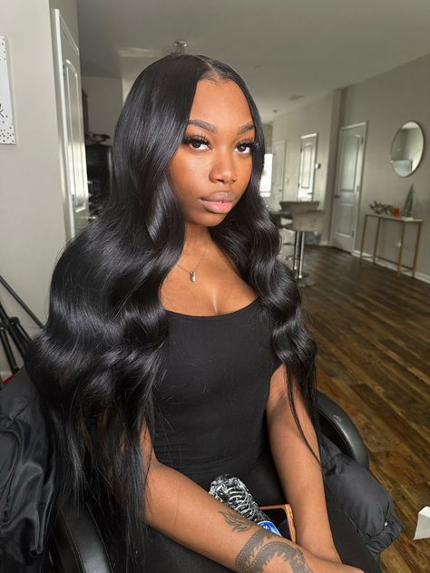 Miss Keilondon 👑 on Twitter: "Quick weave install with beach waves for my baby! Isn’t she lovely? 💋 https://t.co/0iPgTPztXU" / Twitter Pin Straight Hair, Beach Wave Hair, Quick Weave Hairstyles, Beach Wave, Quick Weave, Hot Hair Styles, Front Lace Wigs Human Hair, Middle Part, Baddie Hairstyles