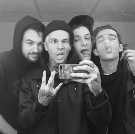 the 1975, the neighbourhood, and matty healy image Matthew Healy, George Daniel, Jesse Rutherford, Matt Healy, Matty Healy, Jesse James, The 1975, Pop Rock, Indie Rock