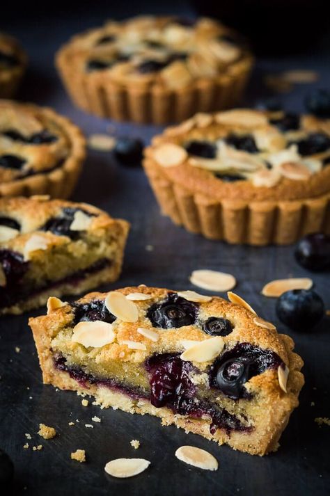 Vegan Almond Tart, Blueberry Frangipane Tart, Vegan Pastry Desserts, Blueberry Almond Tart, Vegan Gourmet Dessert, Vegan Almond Recipes, Vegan Frangipane Tart, Almond Frangipane Tart, Vegan Tarts Desserts