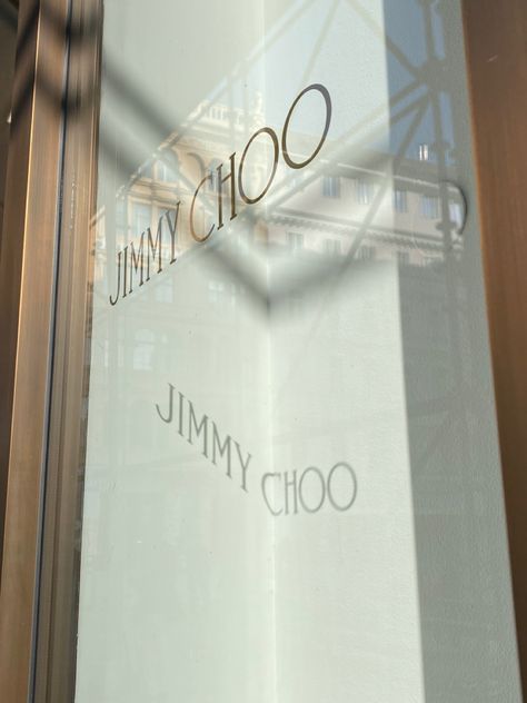 this pic i took just looks so aesthetic to me Jimmy Choo Aesthetic, Endless Fashion, So Aesthetic, Book Aesthetics, Famous Fashion, Picture Poses, Dream Life, Jimmy Choo, Ted Baker Icon Bag