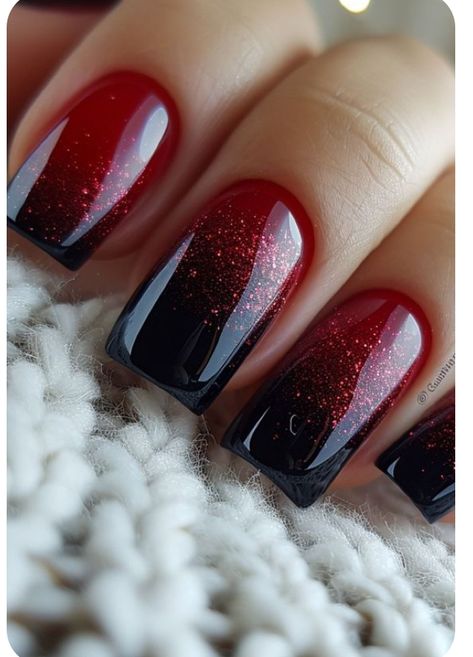 Ombre Glitter Nails, Red Sparkle Nails, Red Sparkly Nails, Halloween Ombre, Classic Nail Designs, Black Ombre Nails, Red Ombre Nails, Unghie Sfumate, Wine Nails