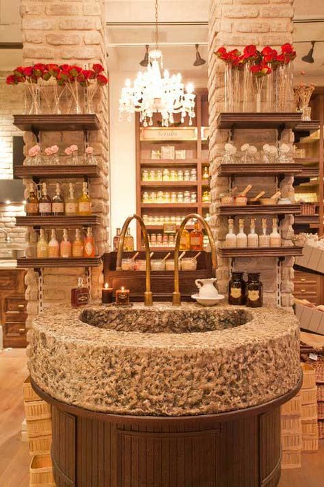 SABON Shenkin street Tel Aviv, Israel Store Display Design, Spa Interior Design, Summer Products, Store Window Displays, Visual Merchandising Displays, Window Display Design, Lake Elsinore, Store Interiors, Soap Shop