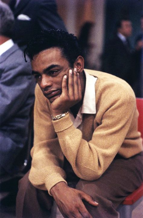 Johnny Mathis, Boogie Woogie, Fashion Suits For Men, African American History, Sporty Chic, Black Culture, Pop Music, Black Media, Music Lovers