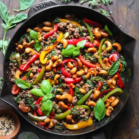 Simple Weeknight Meals, Basil Beef, Thai Basil Beef, Thai Beef, Budget Friendly Dinner, Meals To Make, Thai Basil, Busy People, Cooked Veggies