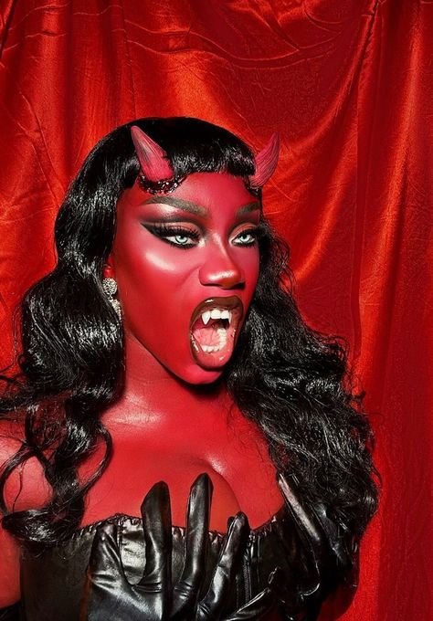 Image For Halloween, Girls Halloween Costume Ideas, Aesthetic Girl Drawing, Halloween Shooting, Demon Costume, Girls Halloween Dress, Devil Makeup, Girls Halloween Outfits, Devil Halloween