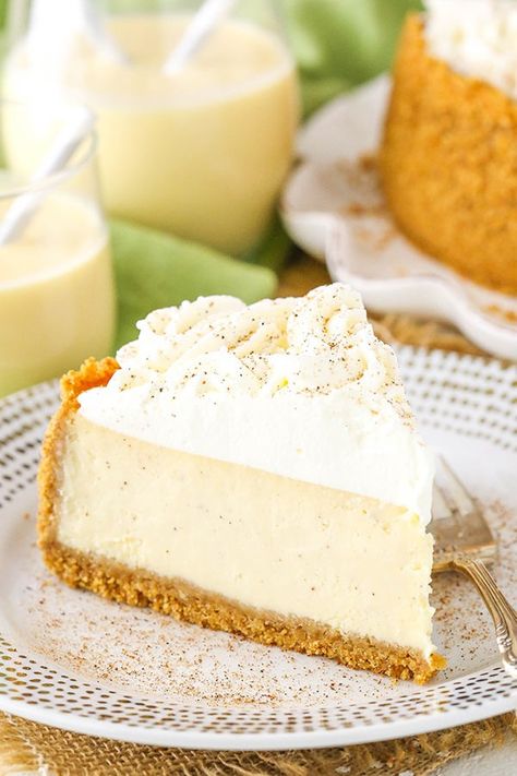 Eggnog Cheesecake Easy Eggnog Cheesecake, Eggnog Cheesecake Recipe, Holiday Cheesecake Recipes, Holiday Cheesecake, Eggnog Dessert, Easy Eggnog, Eggnog Cheesecake, Christmas Cheesecake, Cheesecake Recipe