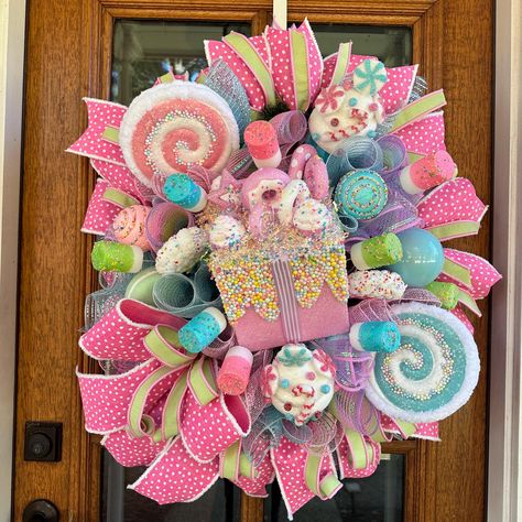 Candyland Christmas Front Door Wreath, Lollipop Wreath, Holiday Decor, Sweet Treats Wreath, Pink and Green Decor, Holiday Wreath Gift by whimsydoordecorllc on Etsy Candy Theme Wreath, Candyland Christmas Wreath, Pink Christmas Door Decorations, Candy Land Wreath, Pink And Green Decor, Candyland Wreath, Candy Wreaths, Cupcake Wreath, Christmas Front Door Wreath