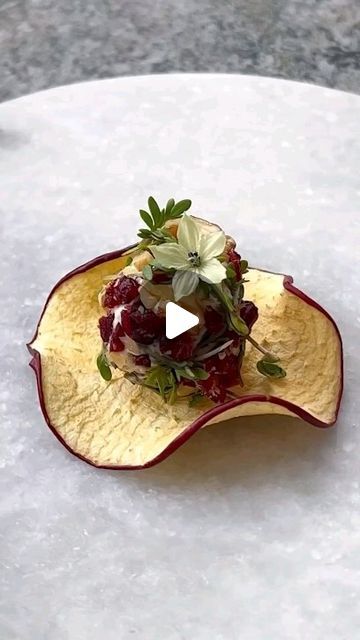 chef panel 🇪🇺 on Instagram: "Festive bite🎄- Dehydrated apples with horseradish cream “cheese” coated with walnuts, cranberries, and cress. By @toraflorafood DM for credit or a removal request ( no copyright intended) All rights and credits reserved to the respective owner(s): Tag Your Chef Friends 👥 Just DM For Remove 📥 Follow➡️ @chefpanel DM for credit or removal request ( no copyright intended ) All rights and credits reserved to the respective owner(s) ..... Tag Our Page To Publish Your Posts On The World's Best Chef Page Chefs- would you like us to share your meal, Tag us on our page 👩‍🍳👨‍🍳 Follow CHEF @chefpanel ➡️ #chefpanel Get inspired by amazing chef pages ⬇️⬇️⬇️ ➡️ @chefstalents ➡️ @chefsoffical ➡️ @chefler.platformu ➡️ @chefpanel ➡️ @worldlongitude #chefp Fancy Appetizer Recipes, Dehydrated Apples, Amazing Food Platters, Floral Dessert, Fancy Appetizers, Chefs Plate, Horseradish Cream, Appetizer Bites, Easy Food Art