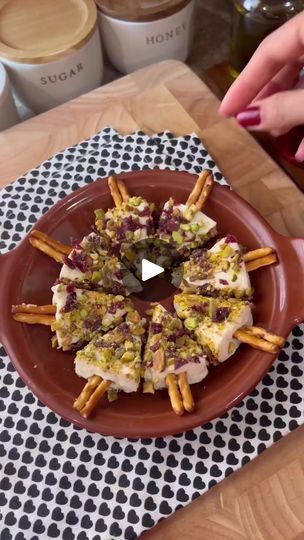 463K views · 5.9K reactions | EASY HOLIDAY APPETIZER - who doesn’t love cheese in Christmas Tree form #charcuterieboard #charcuterie #fyp #foryou #cooktpk #cookingontok #foodto #4206 | Follia Cooking Christmas Cheese Tree, Xmas Appetizers, Cheese And Cracker Platter, Meat Cheese Platters, Holiday Charcuterie Board, Holiday Charcuterie, Party Punch Recipes, Holiday Appetizers Easy, Christmas Cheese