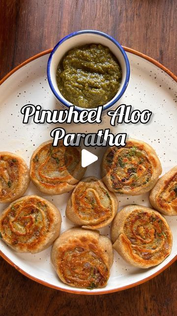 Easy Paratha Recipe, Aloo Snacks Recipes, Aloo Recipes Snacks, Boiled Potato Recipes, Mattar Paneer Recipe, Boiled Potatoes Recipe, Mattar Paneer, Aloo Paratha Recipe, Easy Quick Recipes