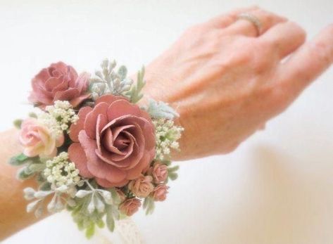 Mauve Corsage, Mauve Boutonniere, Boutonniere And Corsage, Silver Eucalyptus, Prom Flowers Corsage, Lilac Wedding Bouquet, Wrist Corsage Wedding, Wrist Corsages, Mauve Wedding