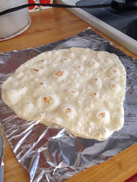 Lefse 101 - It's a Norwegian Thing | via MyOtherMoreExcitingSelf.com Flat Bread Recipe, Norwegian Recipes, Mexican Tortilla, Potato Latkes, Flat Breads, Norwegian Food, Pastry Board, Porcini Mushrooms, Holiday Dinners