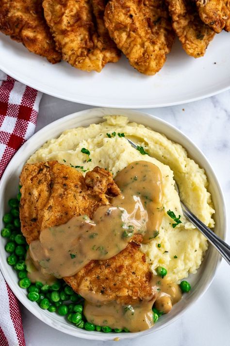 Effortless Southern Fried Chicken: Fast Prep, Easy Cooking – Tastilly Chicken Thigh Fried, Cajun Fried Chicken, Fried Chicken Thighs, Pb2 Recipes, Oven Fried Chicken Recipes, Fried Chicken Recipe Southern, Recipes Oven, Chicken Tender, Breaded Chicken Breast