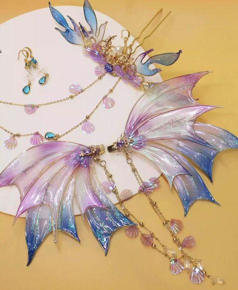 Full set of mermaid hair decorations. Extremely pretty Only one set pre-made. Need to pre-order if needs more Mermaid Wings, Mermaid Accesories, Mermaid Hair Accessories, Sea Accessories, Japanese Kanzashi, Mermaid Accessories, Fairy Halloween Costumes, Ear Cuff Jewelry, Hair Accessories Set