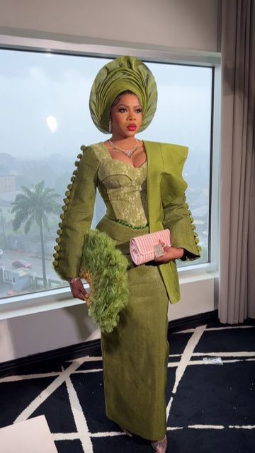 Asoke Styles For Brides, Asoke Styles, Green Asoebi, Yoruba Fashion, Nigerian Wedding Attire, Nigerian Traditional Dresses, Nigerian Wedding Dresses Traditional, Yoruba Bride, Nigerian Wedding Dress