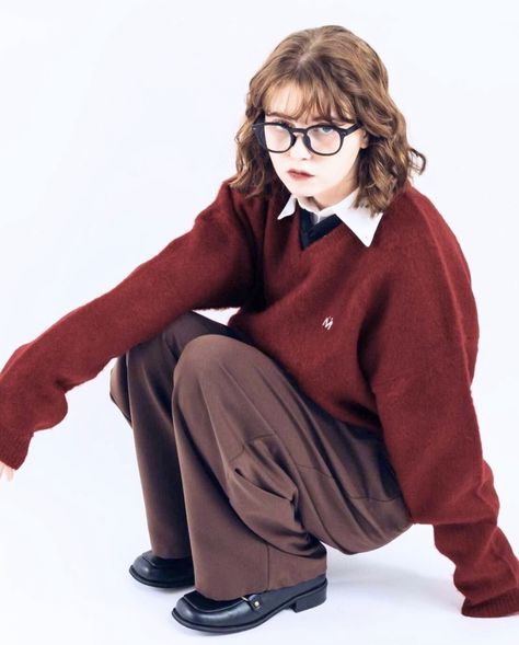 Red Brown Outfit, Red Glasses Outfit, Red And Brown Outfit, Sweater Reference, Sweater Drawing, Brown Pants Outfit, Figure Poses, November 1, 가을 패션