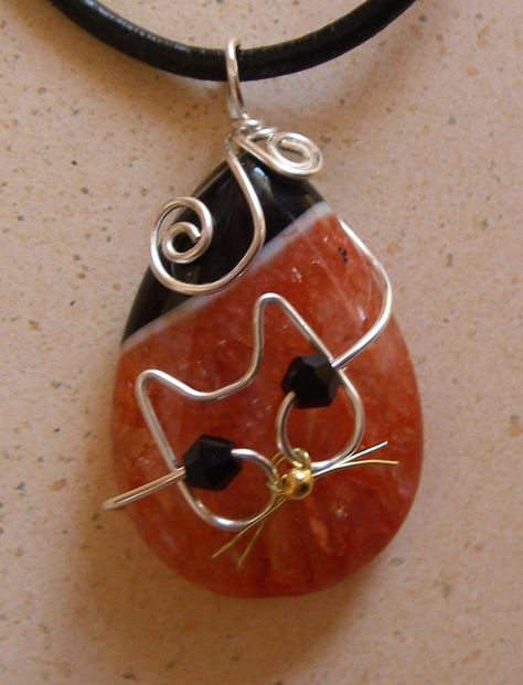 wire cat pendant Wire Cat, Bijoux Fil Aluminium, Agate Pendant Necklace, Cat Pendant, Wire Work Jewelry, Homemade Jewelry, Cat Pendants, Wire Pendant, Work Jewelry