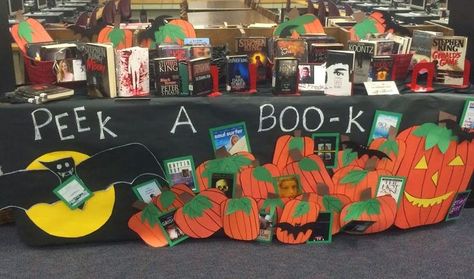 I love this play on words for a Halloween display! Perfect for a bulletin board with students favorite books on the pumpkins! (Library Displays: Peek A Boo-k) Fall Library Displays, Library Halloween, Halloween Library, School Library Bulletin Boards, Library Signage, Reading Display, School Library Displays, Fair Theme, Library Week