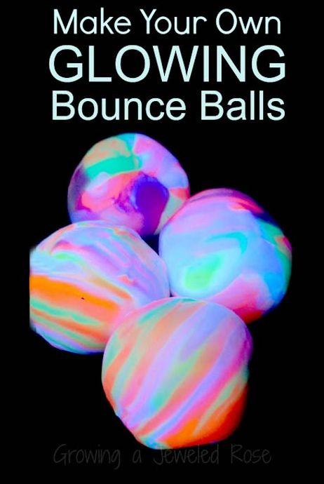 SO COOL: Homemade {Rainbow} Glowing Bouncy Balls This would be something really fun to do with the older ones in the center. Oshc Activities, Bouncing Balls, Diy Crafts For Teens, Bouncy Balls, Activities For Girls, Events Ideas, Crafts For Boys, Crafts Kids, Flower Diy