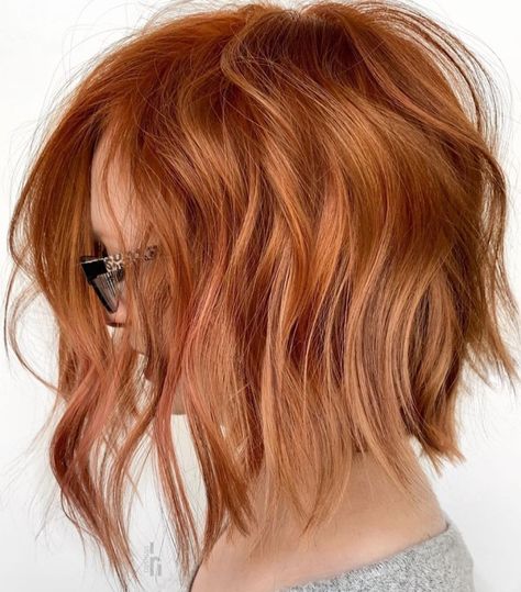 30 Trendy Strawberry Blonde Hair Colors & Styles for 2020 - Hair Adviser Dark Strawberry Blonde Hair, Strawberry Red Hair, Short Textured Haircuts, Reddish Blonde Hair, Reddish Blonde, Dark Strawberry Blonde, Hairstyles Diy, Strawberry Blonde Highlights, Strawberry Blonde Hair Color