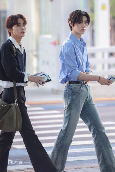 Jungwon Fashion Style, Male Kpop Idol Outfits, Kpop Airport Fashion Male, Kpop Outfits Male, Male Kpop Outfits, Kpop Male Idols Outfits, Enhypen Fashion, Airport Outfit Men, Enhypen Outfit