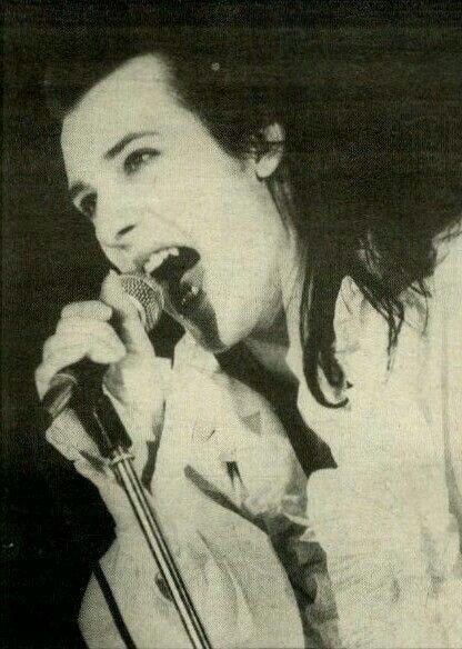 ~ † Dave Vanian ~ Vampire Teeth ~The Damned The Damned Band, Vampire Style, Dave Vanian, New Wave Music, 80s Goth, Goth Bands, Goth Subculture, Vampire Fangs, Beating Heart