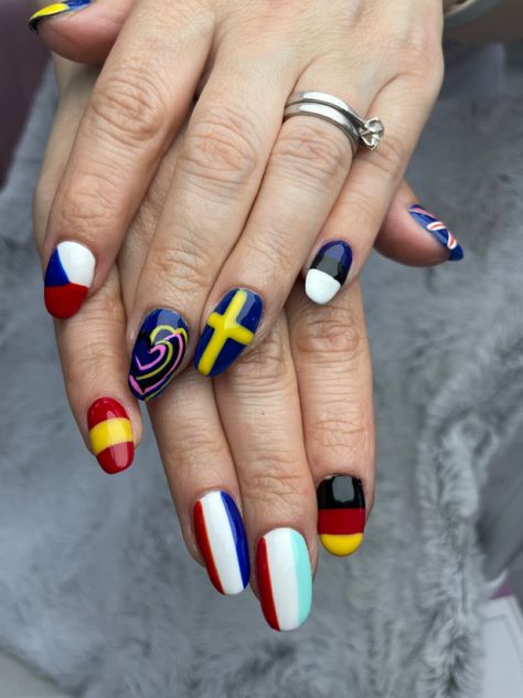 Eurovision Nails, Diy Fashion Projects, Labels Diy, Tasty Recipe, Travel Adventure, Stylish Fashion, Blue Nails, Red Nails, Spring Nails