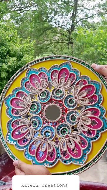 Lippan Art For Living Room, Lippon Art Designs Round, Clay Lippan Art, Lipan Art Mirror Work Diy, Lippin Art, Mandala Resin, Clay Mandala, Lippan Art Design, Putty Art