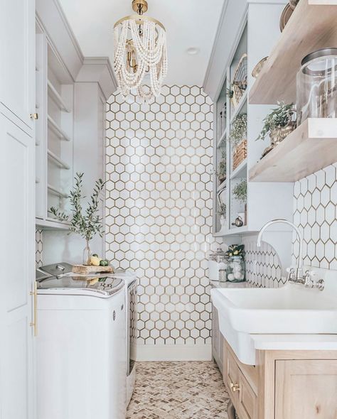 Glam Laundry Room, Elegant Laundry Room, Dream Laundry Room, Laundry Room Flooring, Laundry Room Layouts, Laundry Room Renovation, Modern Laundry Rooms, Laundry Room Inspiration, Laundry Room Remodel