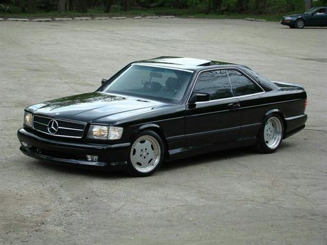 Mercedes 560 SEC Retro Mercedes, Mercedes Classic Cars, Benz Coupe, Mercedes Sec, 560 Sec, Black Mercedes, Mercedes W126, Mercedes 500, Mercedes Benz 500