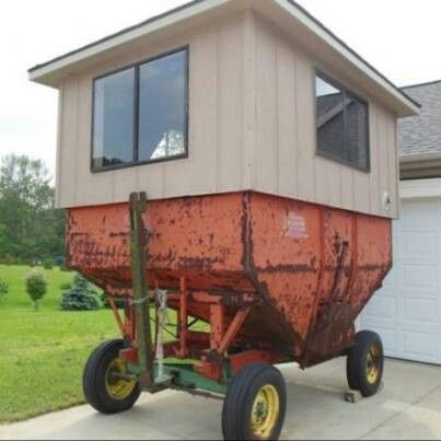 This is close to what I had in mind for converting and old gravity wagon into a moveable hunting blind for the farm. Deer Hunting Stands, Hunting Shack, Deer Blinds, Deer Stand Plans, Shooting House, Deer Feeders, Bow Hunting Deer, Hunting Stands, Deer Stands