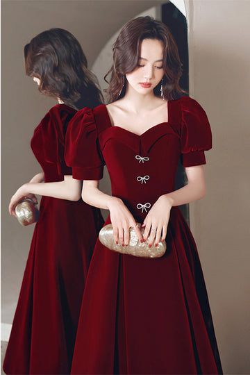 Velvet Homecoming Dress, Champagne Homecoming Dresses, Dress Outfits Party, Dresses Burgundy, White Homecoming Dresses, Velvet Dress Designs, Red Velvet Dress, Womens Wedding Dresses, Elegant Dresses Classy